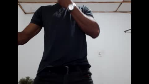 fernandez_latinblack online show from December 30, 2024, 2:09 am