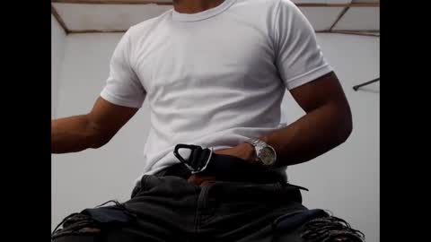 fernandez_latinblack online show from January 27, 2025, 1:59 am