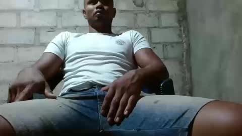 fernandez_latinblack online show from October 16, 2025, 11:28 pm