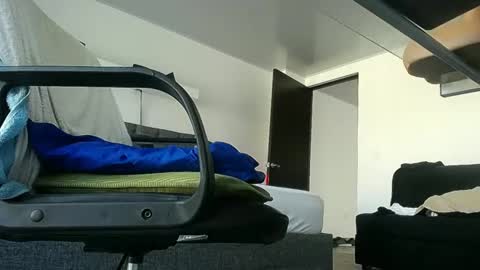 Snapshot of fernandoquindiano chatting on January 18, 2025, 12:15 pm Samuel online show from January 18, 2025, 12:15 pm