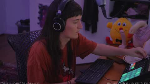 Snapshot of fernydew chatting on February 13, 2025, 2:20 pm Fern next stream 430pm Monday PST online show from February 13, 2025, 2:20 pm