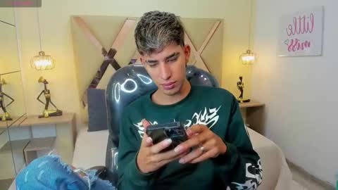 FER PHOENIX online show from November 23, 2025, 3:17 am