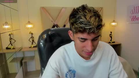 FER PHOENIX online show from November 27, 2025, 3:41 am