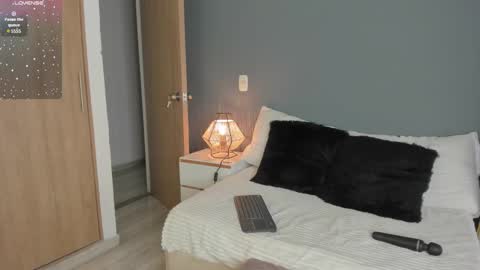 Snapshot of ferx2003 chatting on February 14, 2025, 3:33 am Fer online show from February 14, 2025, 3:33 am