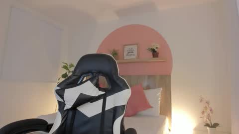 Snapshot of ferx2003 chatting on October 31, 2025, 3:18 am Fer online show from October 31, 2025, 3:18 am