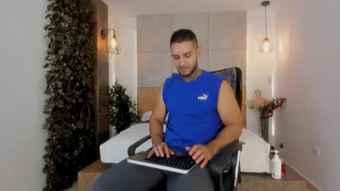 Snapshot of ferxomagno chatting on October 24, 2025, 7:43 pm ferxomagno online show from October 24, 2025, 7:43 pm