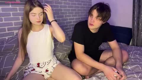 Tina and Tomas online show from October 10, 2025, 2:05 pm