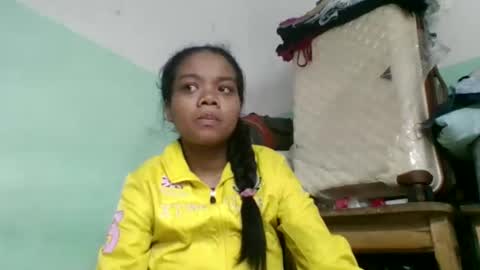 fetranialdy online show from December 1, 2025, 4:39 am