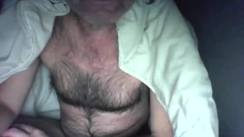 Snapshot of feyo123 chatting on December 20, 2024, 5:51 pm Beachmancan online show from December 20, 2024, 5:51 pm