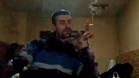 Snapshot of fffjj021 chatting on December 17, 2024, 2:01 am Raised in 90s online show from December 17, 2024, 2:01 am