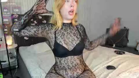 Snapshot of fieryfeline chatting on September 12, 2025, 11:04 pm Filla online show from September 12, 2025, 11:04 pm
