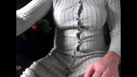 fifi010203 online show from December 16, 2025, 7:35 am