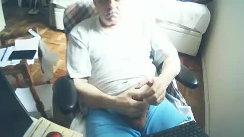 Snapshot of filhober chatting on December 4, 2024, 2:37 pm filhober online show from December 4, 2024, 2:37 pm