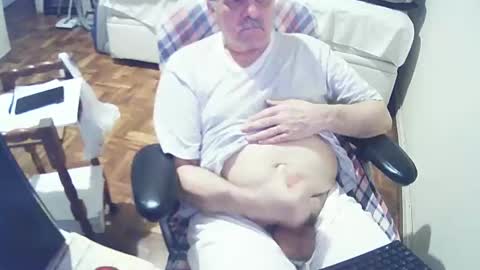 Snapshot of filhober chatting on December 6, 2024, 12:56 am filhober online show from December 6, 2024, 12:56 am