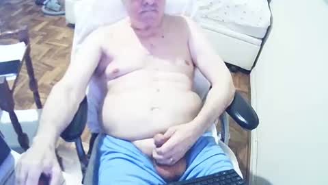 Snapshot of filhober chatting on March 6, 2025, 12:32 am filhober online show from March 6, 2025, 12:32 am