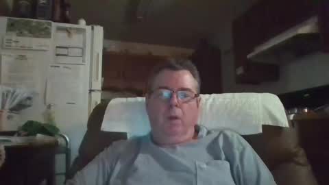 Snapshot of finderfiner chatting on March 1, 2025, 6:35 am finderfiner online show from March 1, 2025, 6:35 am