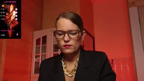 Lady online show from November 2, 2025, 12:35 am