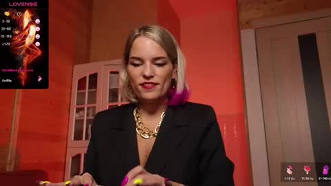 Lady online show from November 6, 2025, 4:24 am