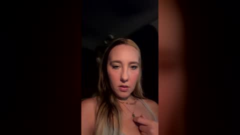 Snapshot of fineshytdaisy chatting on December 5, 2025, 3:37 am fineshytdaisy online show from December 5, 2025, 3:37 am