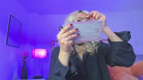 finnky1 online show from February 13, 2025, 4:22 am