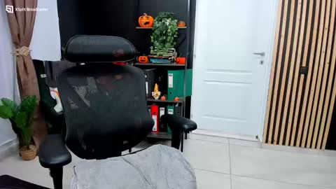 Kallisy online show from November 13, 2025, 9:58 pm