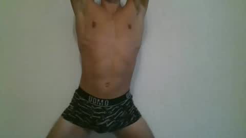 Snapshot of fit_guy997 chatting on October 28, 2025, 12:30 pm fit_guy997 online show from October 28, 2025, 12:30 pm