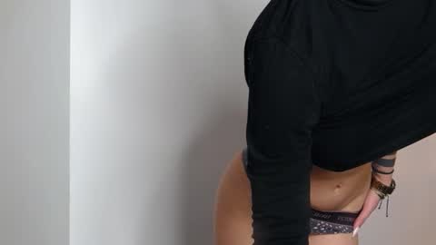 Snapshot of fit_rihanna chatting on February 19, 2025, 7:38 pm fit_rihanna online show from February 19, 2025, 7:38 pm