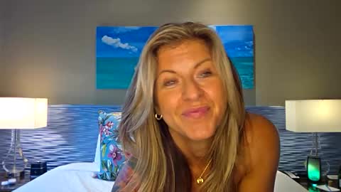 Snapshot of fitmarriedblond chatting on October 23, 2025, 7:56 pm MidwestCpl4Fun online show from October 23, 2025, 7:56 pm