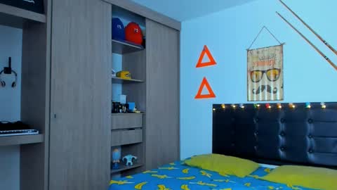 Elias Valencia online show from March 2, 2025, 7:45 pm