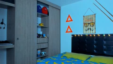 Elias Valencia online show from March 3, 2025, 9:11 am