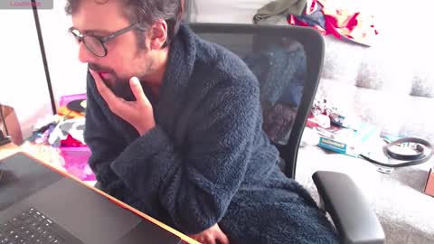 fizz6572 online show from November 7, 2025, 9:42 am