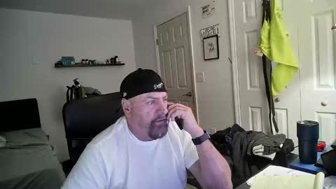 Snapshot of flaguy3233 chatting on December 4, 2024, 4:05 pm Florida guy online show from December 4, 2024, 4:05 pm