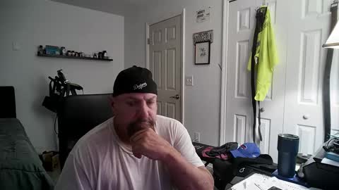 Snapshot of flaguy3233 chatting on December 11, 2024, 4:18 am Florida guy online show from December 11, 2024, 4:18 am