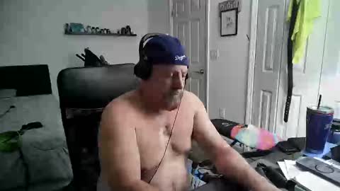 Snapshot of flaguy3233 chatting on February 13, 2025, 4:22 am Florida guy online show from February 13, 2025, 4:22 am