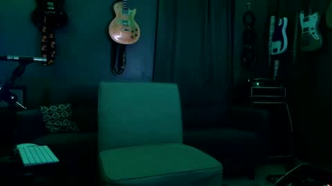 Flannel Dong online show from October 23, 2025, 2:27 pm