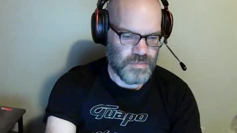 Snapshot of flez85 chatting on October 26, 2025, 5:13 am Derek online show from October 26, 2025, 5:13 am