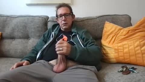 Flickrbrite online show from December 16, 2024, 7:32 pm