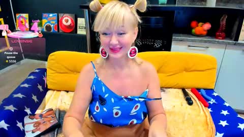 Mary online show from October 1, 2025, 9:43 pm