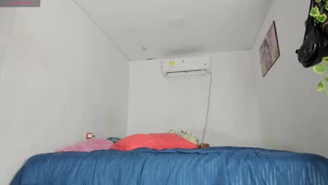 Snapshot of flor_herrera1 chatting on November 11, 2025, 3:06 am online show from November 11, 2025, 3:06 am