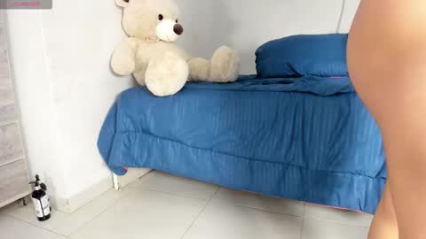 Snapshot of flor_herrera1 chatting on November 12, 2025, 5:08 am online show from November 12, 2025, 5:08 am