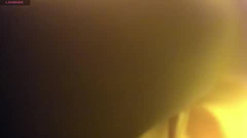 Snapshot of flor_herrera1 chatting on December 2, 2025, 4:07 am online show from December 2, 2025, 4:07 am