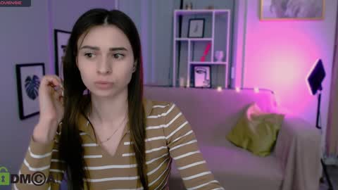 Snapshot of flora_ri chatting on January 24, 2025, 11:26 am just ask me online show from January 24, 2025, 11:26 am