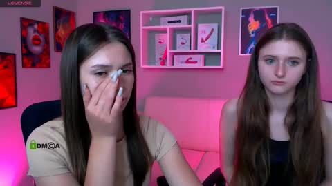 Snapshot of flora_ri chatting on September 19, 2025, 7:58 pm just ask me online show from September 19, 2025, 7:58 pm