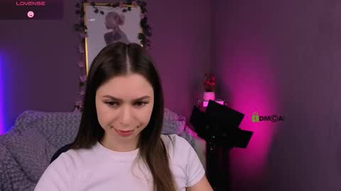 Snapshot of flora_ri chatting on October 10, 2025, 9:19 am just ask me online show from October 10, 2025, 9:19 am