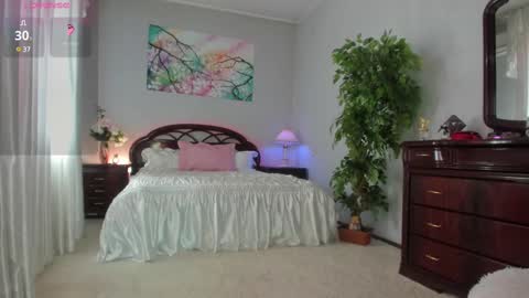 Snapshot of flower_nicole chatting on March 3, 2025, 4:25 am Nicole online show from March 3, 2025, 4:25 am