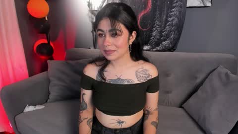 Snapshot of flower_smith_ chatting on October 14, 2025, 12:06 pm Its a pleasure to meet you. Im Flower. Help me reach 1k. Follow me. online show from October 14, 2025, 12:06 pm