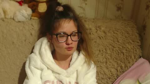 Snapshot of flowercandydoll chatting on December 15, 2024, 9:42 pm say meow and send tip  online show from December 15, 2024, 9:42 pm
