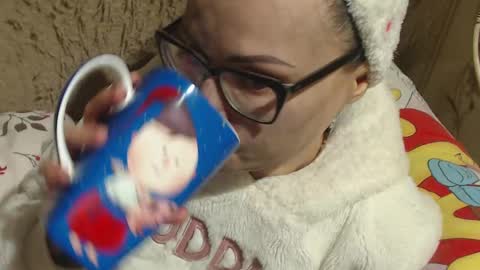 Snapshot of flowercandydoll chatting on February 9, 2025, 10:11 pm say meow and send tip  online show from February 9, 2025, 10:11 pm