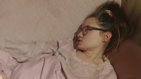 Snapshot of flowercandydoll chatting on November 21, 2025, 1:43 pm say meow and send tip online show from November 21, 2025, 1:43 pm