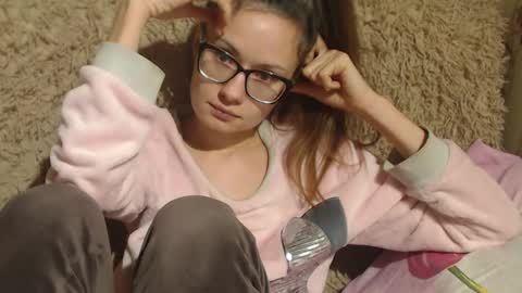 say meow and send tip  online show from December 4, 2024, 2:37 pm